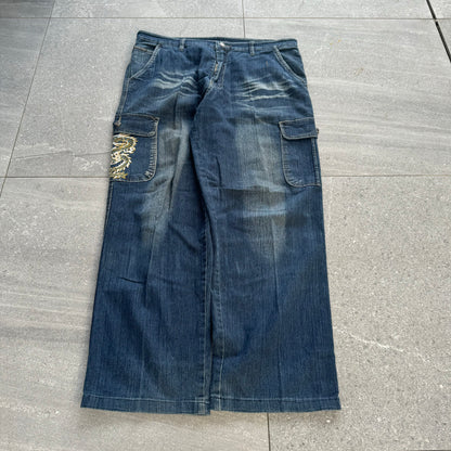 dragon side hits - 38x30”