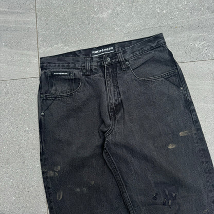 nice! clean (kinda dirty) but clean rocawear jeans ! 32x32”