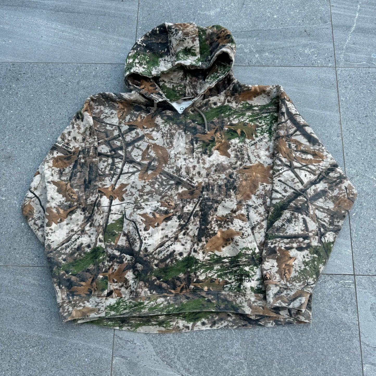 cabelas realtree hoodie - fits L/XL best imo