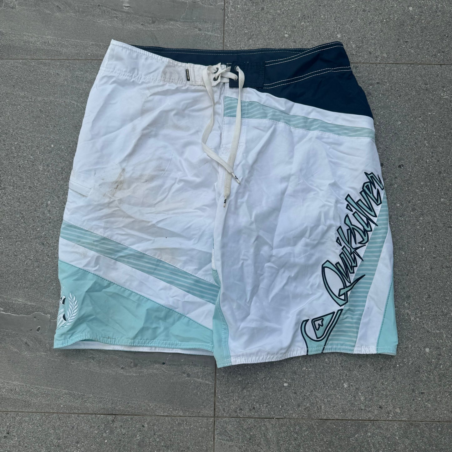 quiksilver boardies - 34x11”