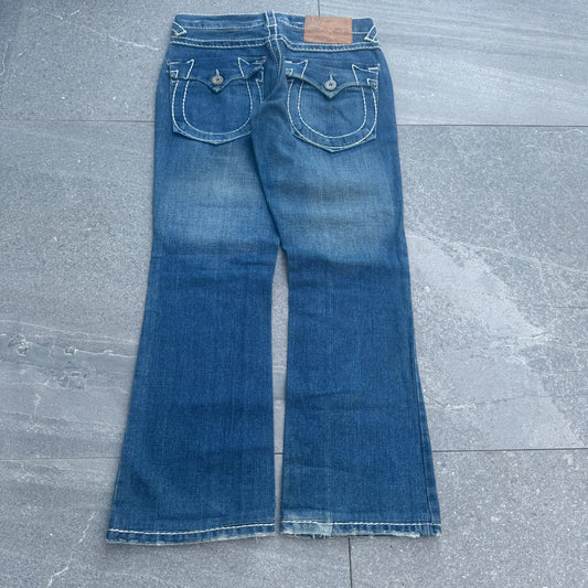 big embroidery trueys - 32x30”