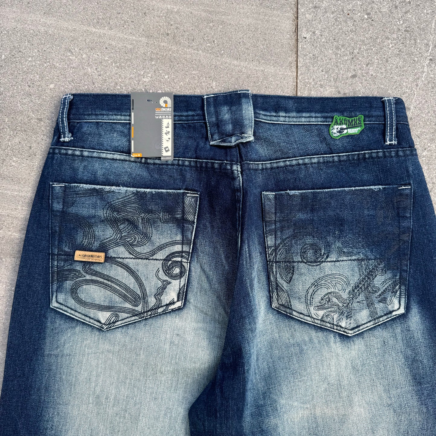 insaneeeee deadstock akademiks - sizes 36-40”