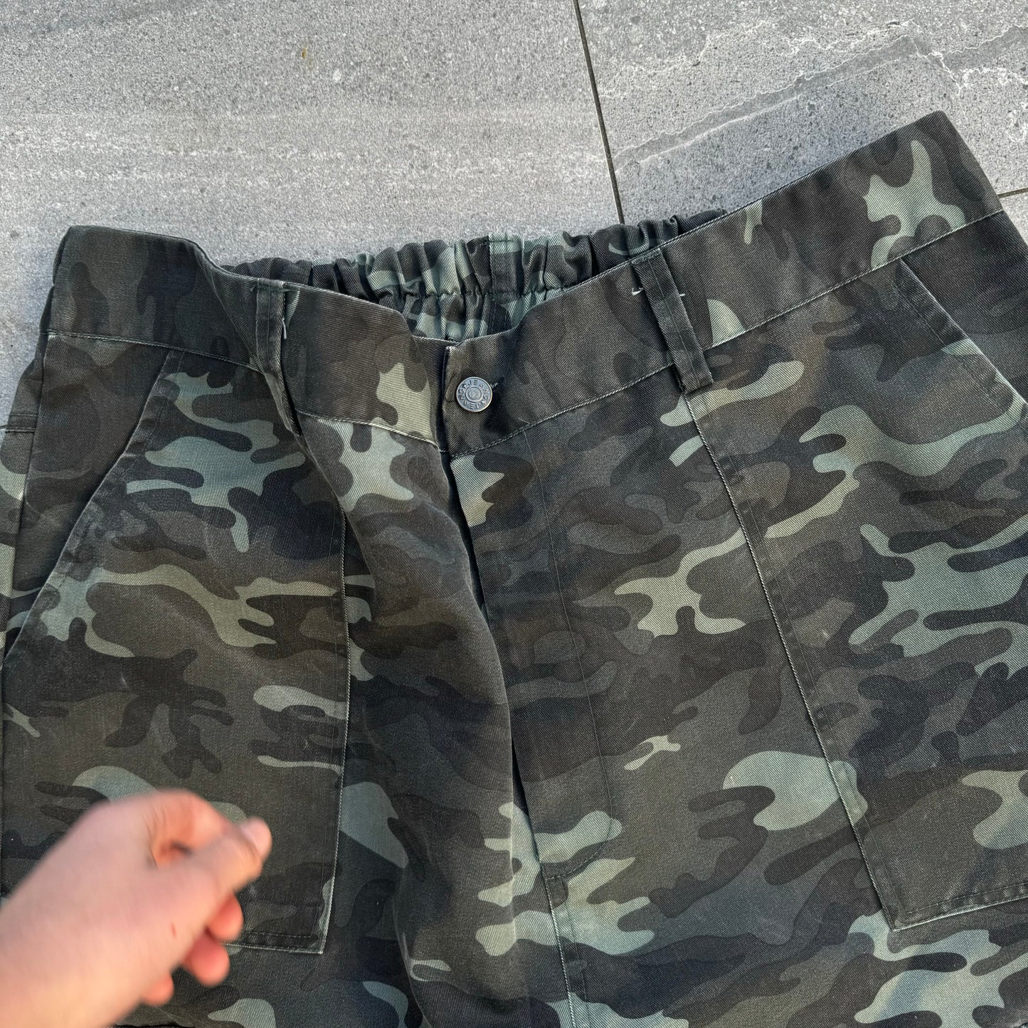 fattest camo pants i’ve ever seen - 36+ (elasticated waist)