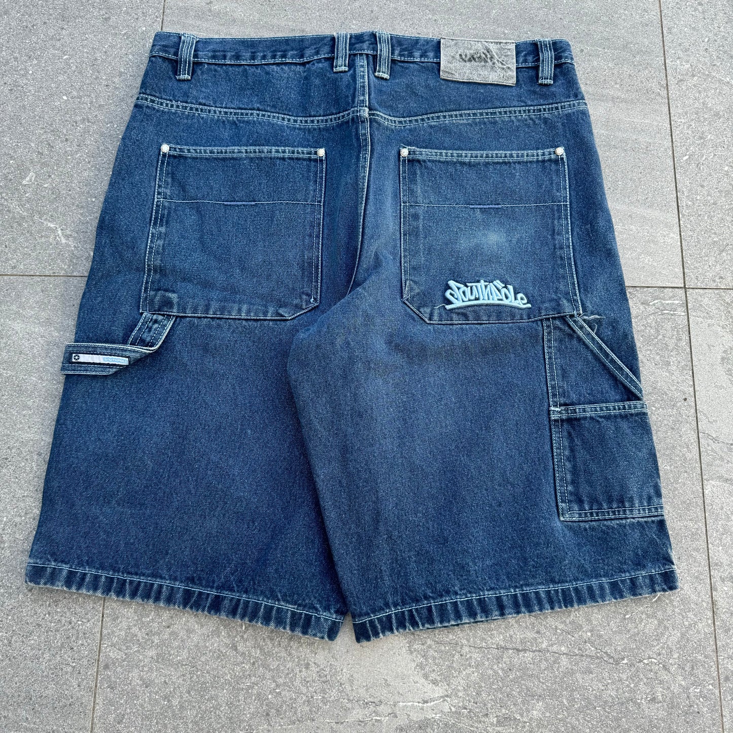 grail southpole graffiti’s - 38”