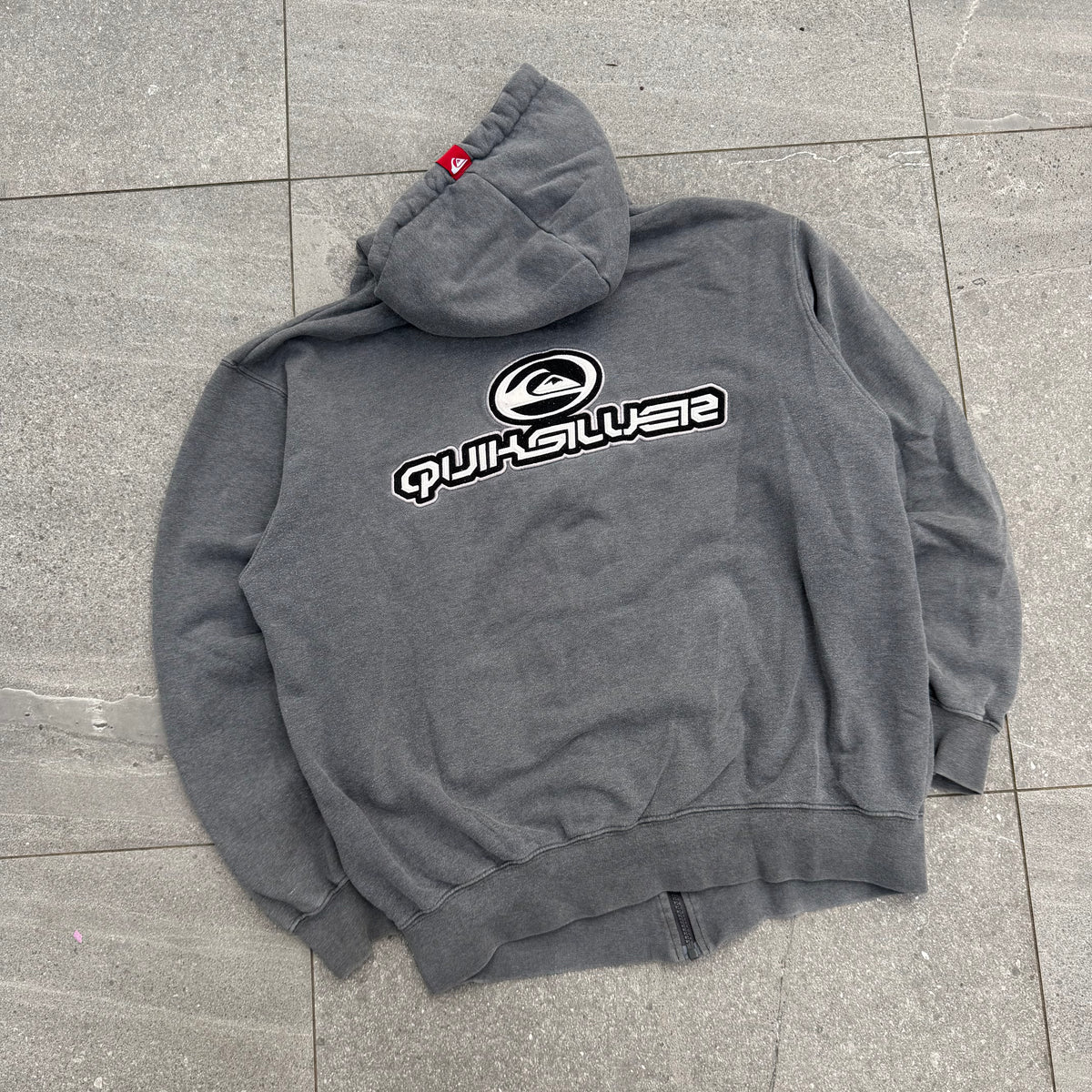 this quiksilver zip fits so mf perfectly. - M
