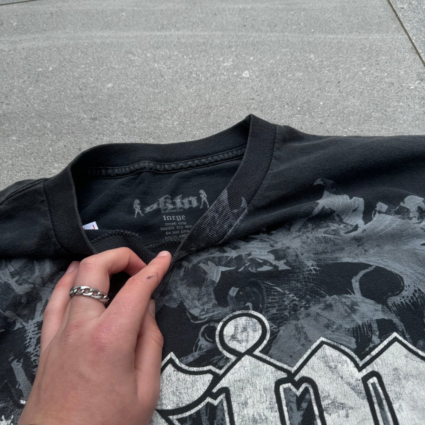 skin industries tee - L