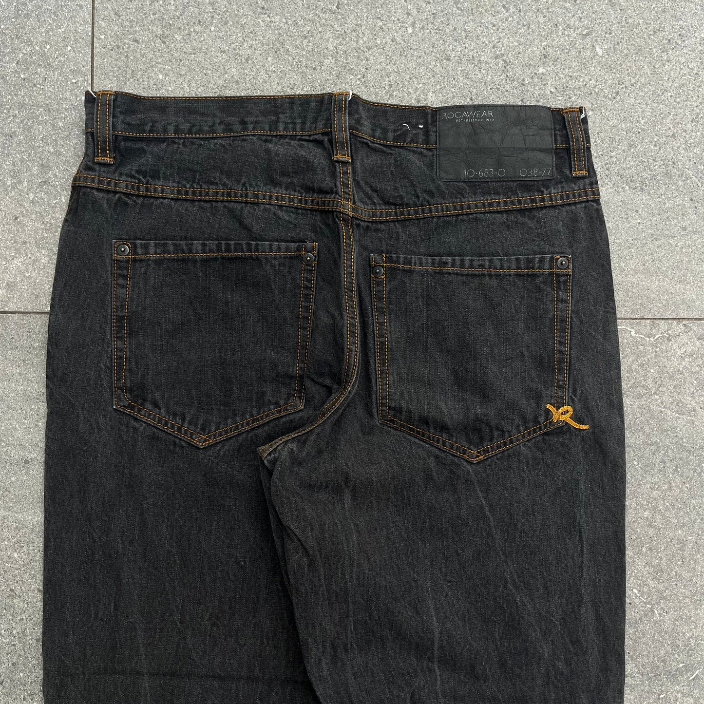 classy rocawear pair - 36x31”