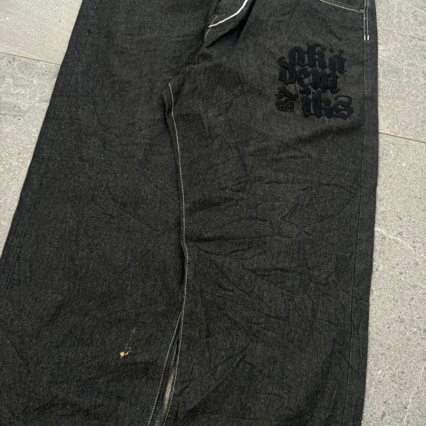 akademiks grails - 42x34”