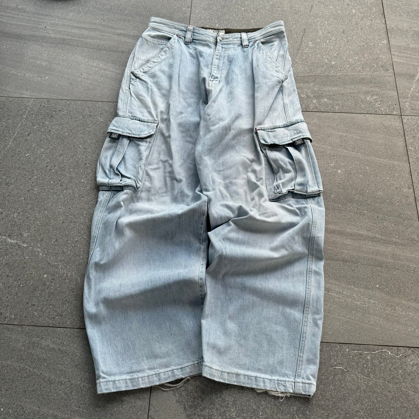 goated lightwash pikos - 33x31”