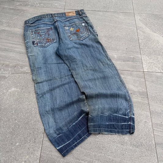 focus70 embroidered grails - 38x30”