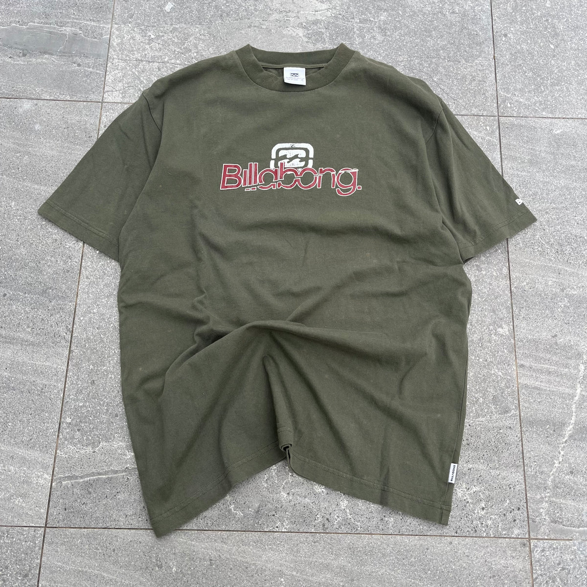 army green billabong tee - L