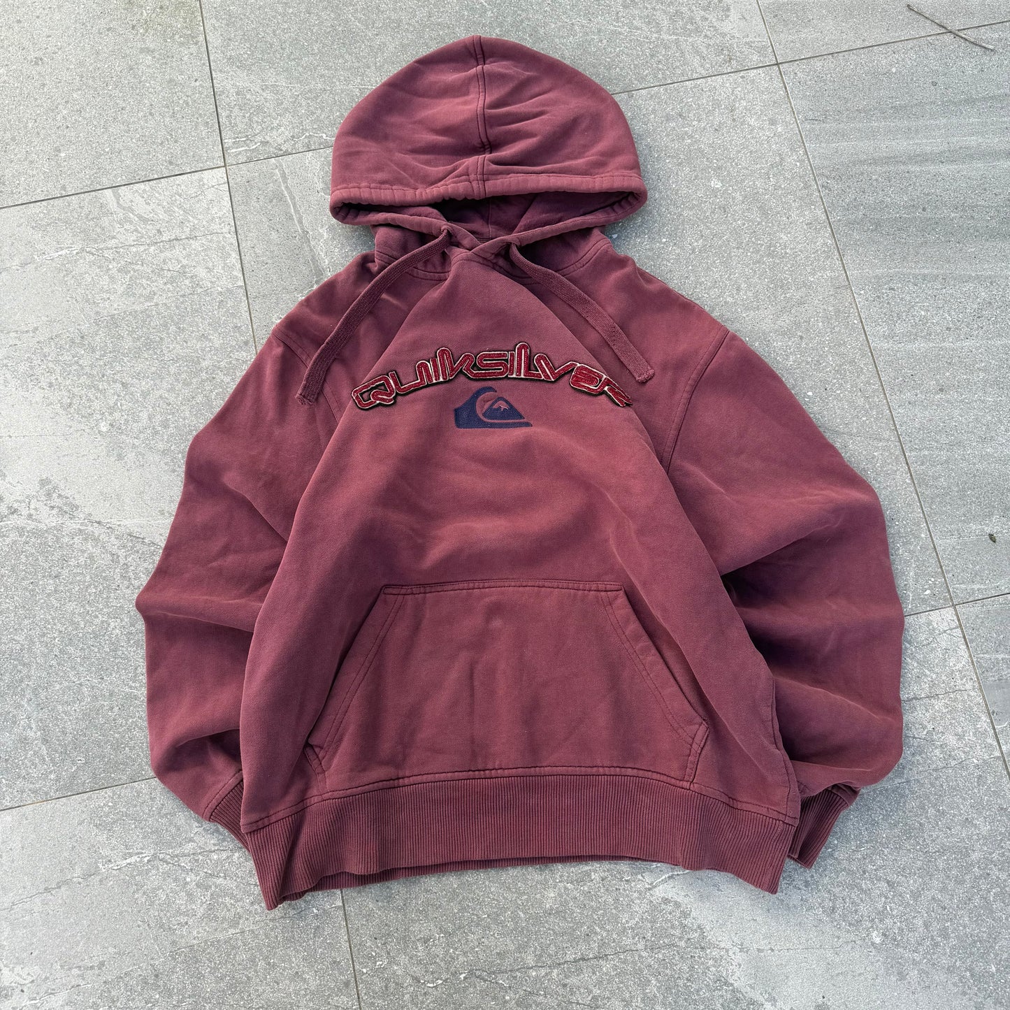 deep maroon quiksilver hoodie - S/M
