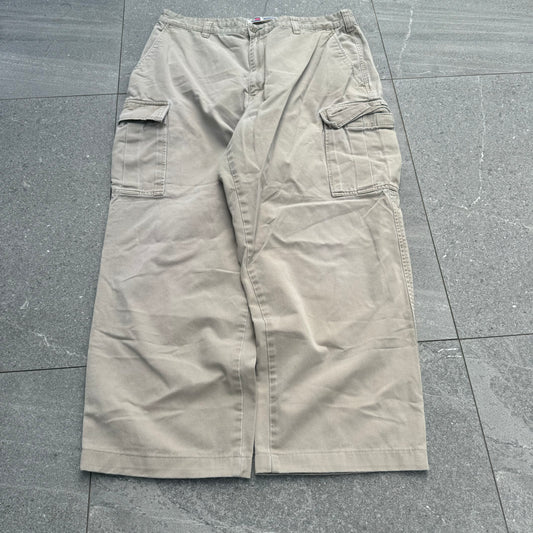 goated PHAT tommy hilfiger cargos - 36x28”