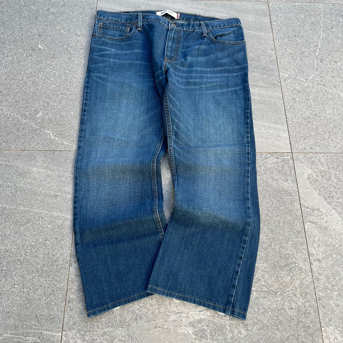 darkwash 527 bootcuts - 38x28”
