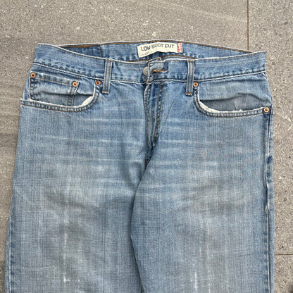 ohh my the lightwash on these 😫😫 levi 527 low bootcuts - 34x34”