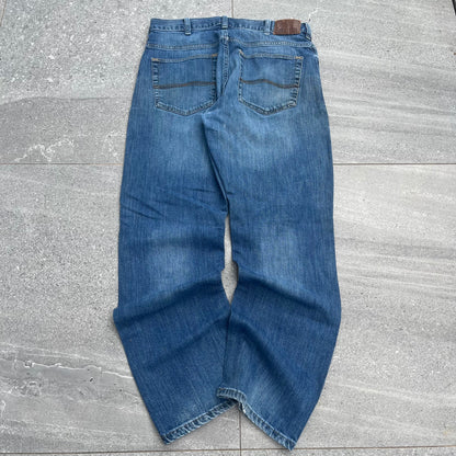 just a great everyday tidy pair of lee bootcuts - 32x32”