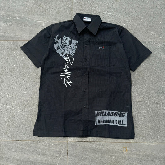 billabong script shirt - M
