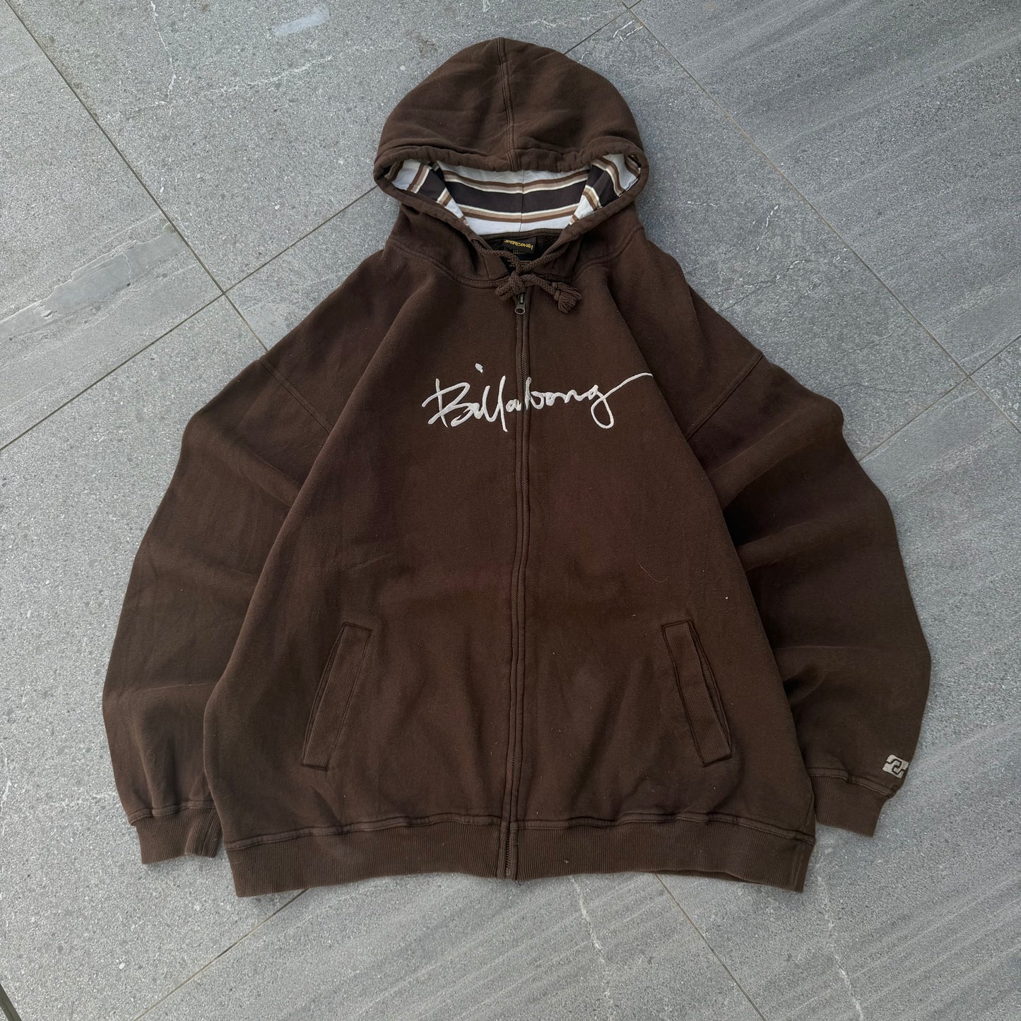 cleaaaanest 🧼 90s billy hoodie - XL