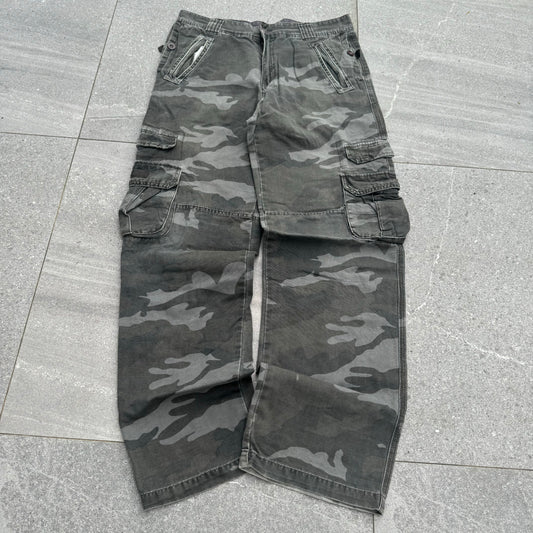 beautiful dark camo beaters - 34x34”