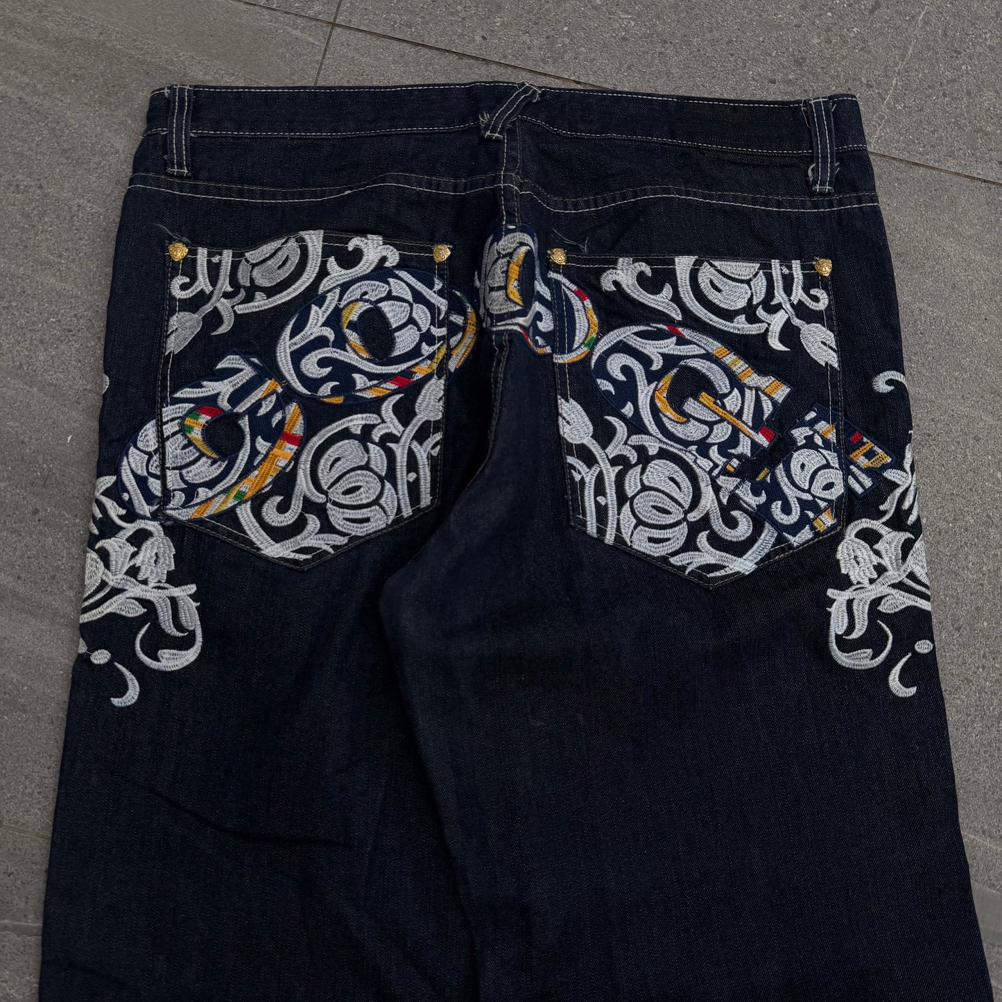 coogi tribal grails - 38x33”