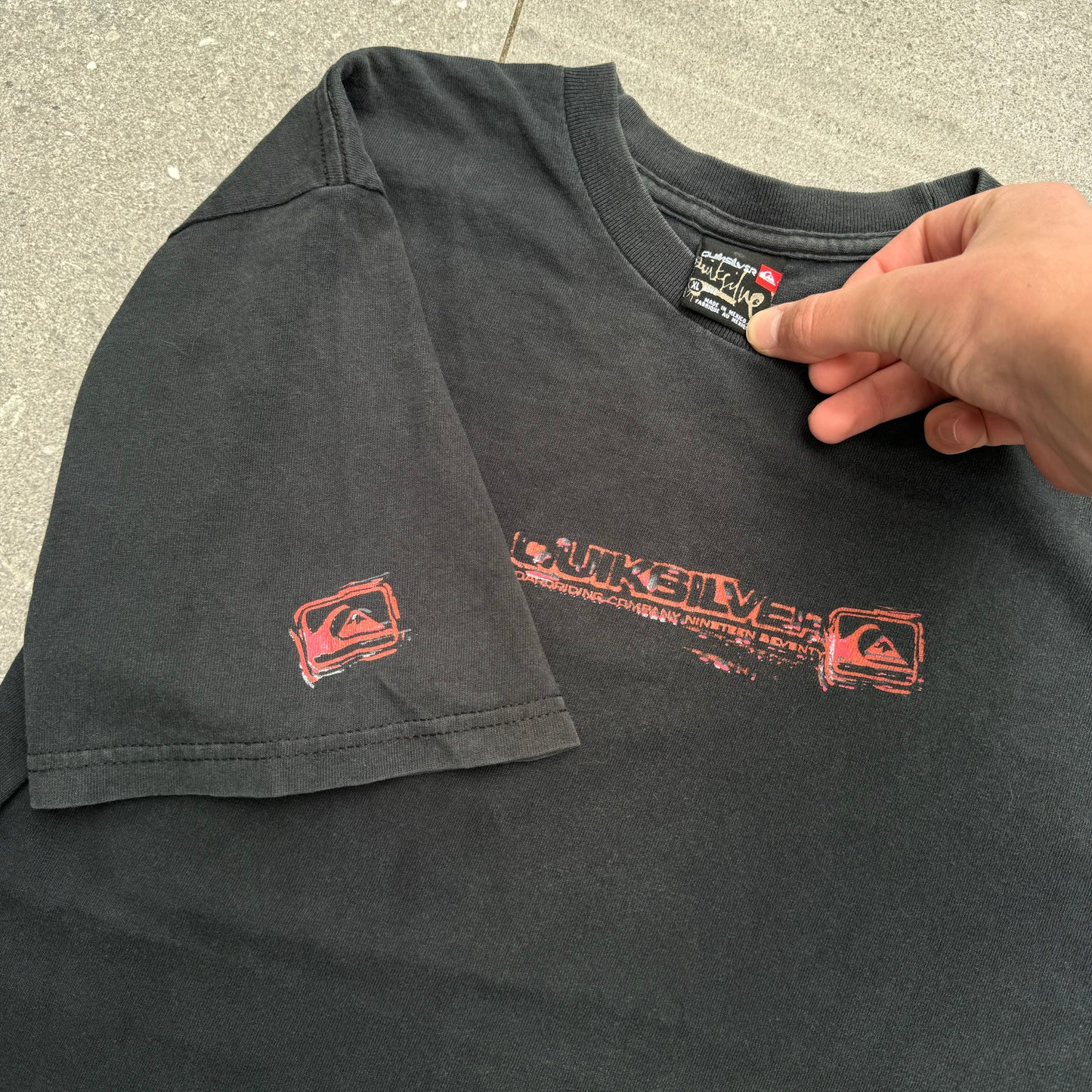 quiksilver tee - M
