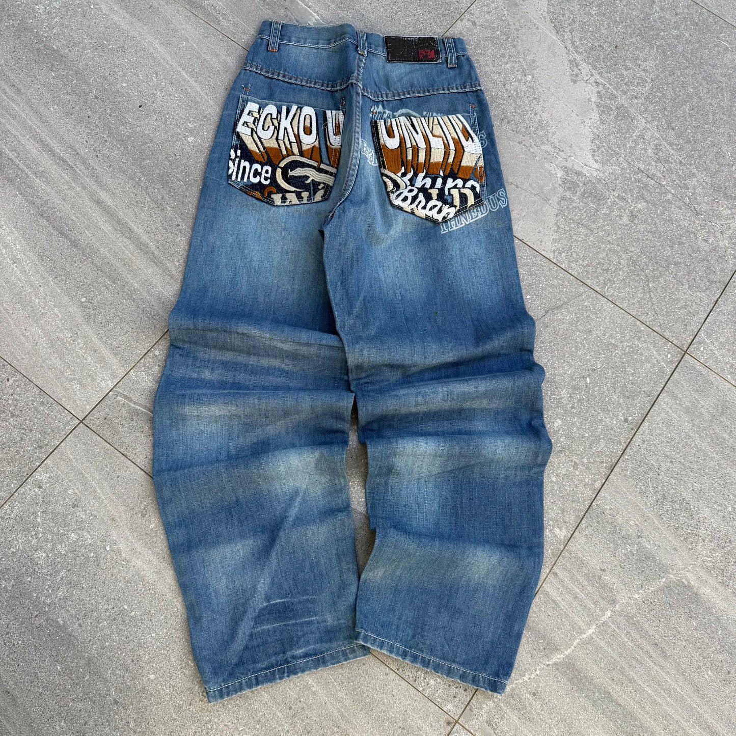 ecko embroidered backhits - 27x30”