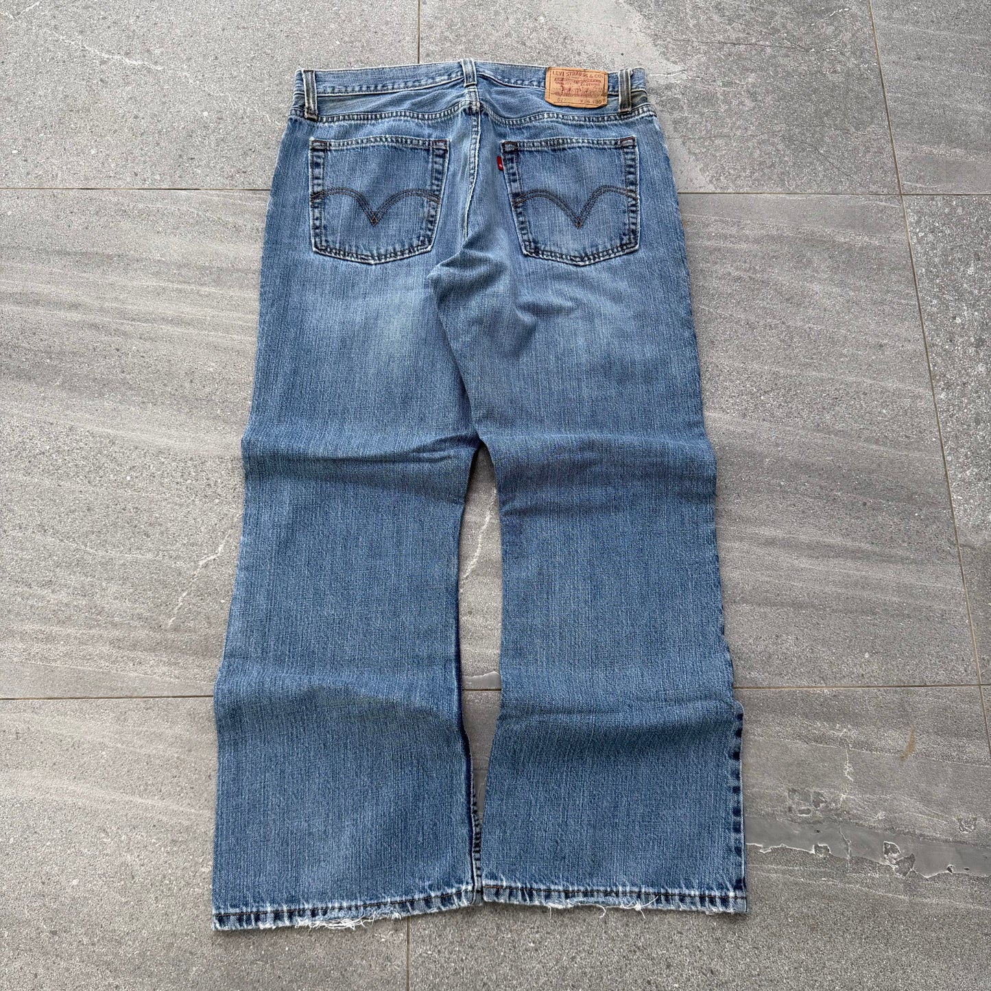 levi’s 527 bootcuts rlly the best shit ever. 36x30”