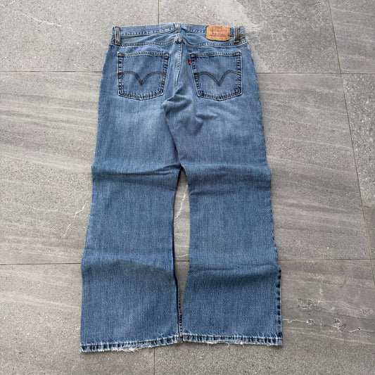 levi’s 527 bootcuts rlly the best shit ever. 36x30”