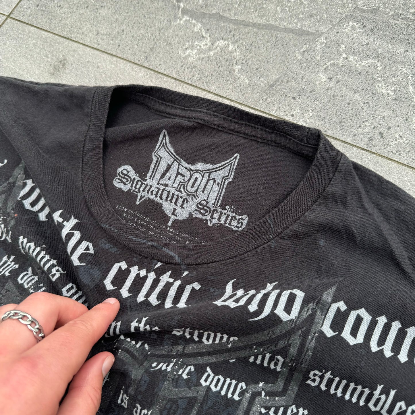 tapout script tee - L