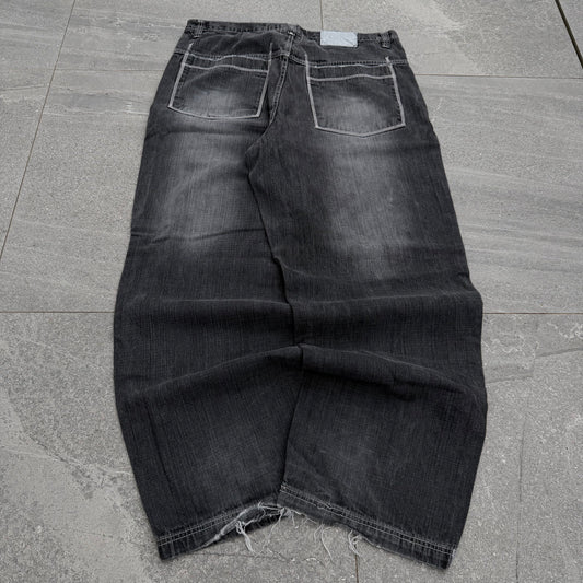 amazing southpole front pockets i’m crying 😭♥️♥️♥️ 40x33”