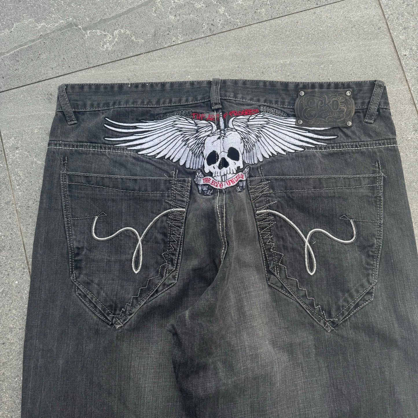 ecko winged skull jeans - 38x32”