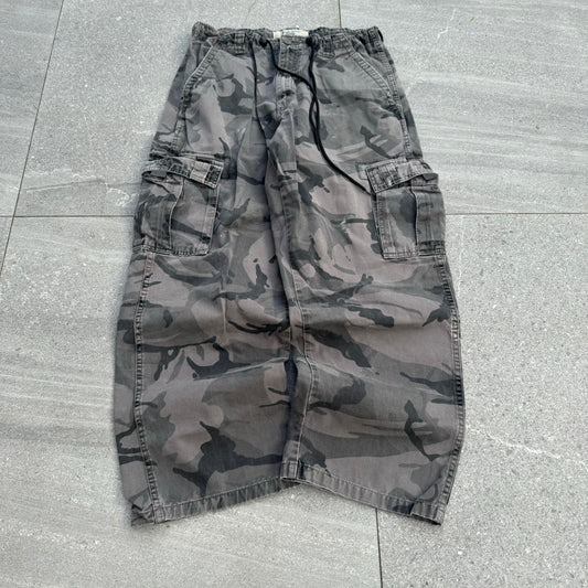 wrangler camo pantaloons - 34x29”