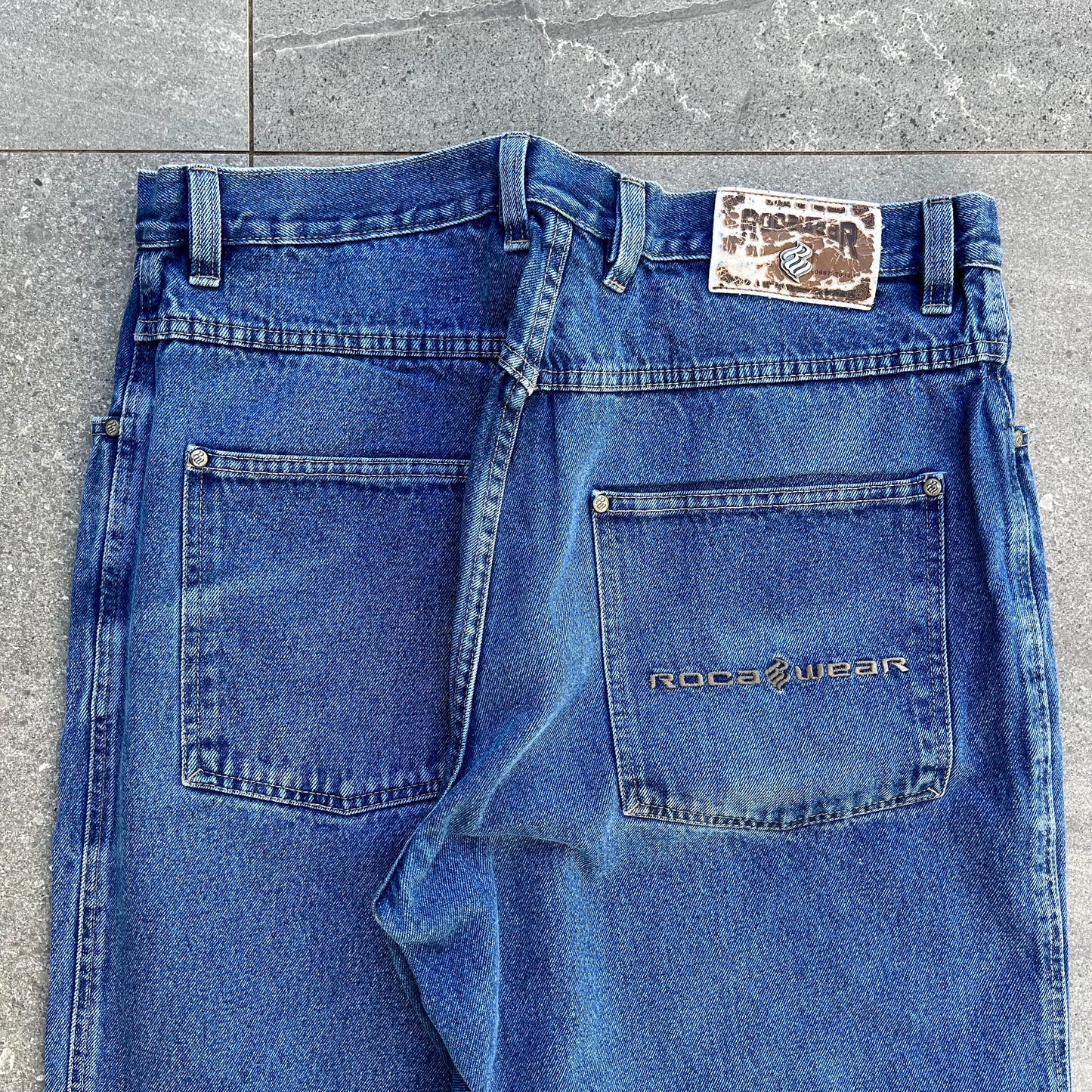 rocawear staple baggy jeans 35x33”