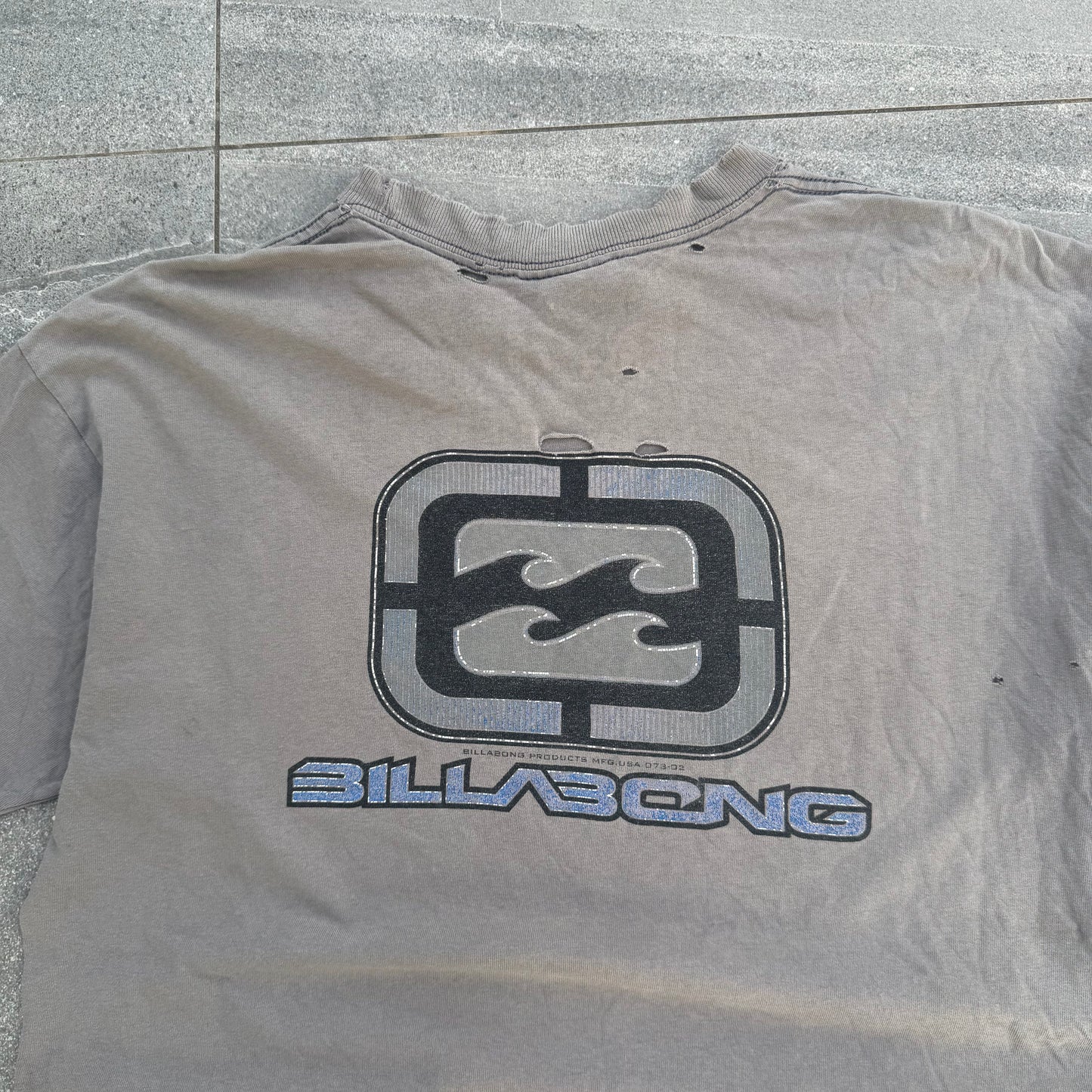 absolutely bonkers thrashed billabong tee - L