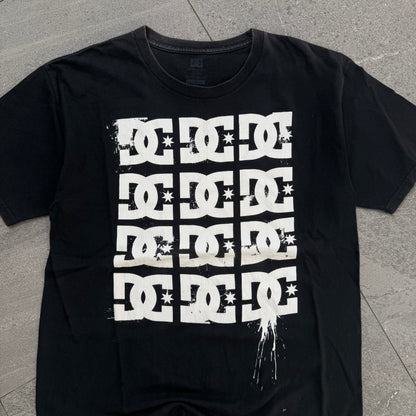 perfectly faded DC tee 🤌 - L