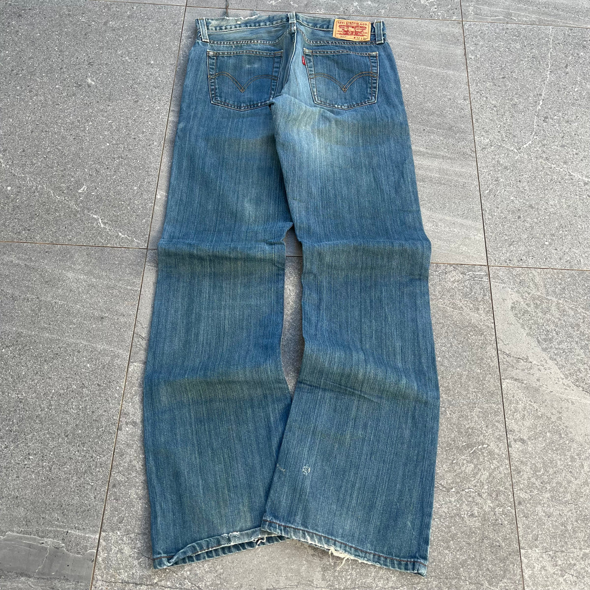 levi 527 low bootcut faders  - 32x34”