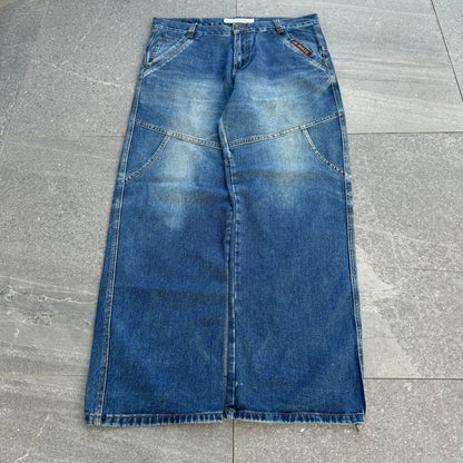 someone took a bite out the heel of these lmfao 38x32”