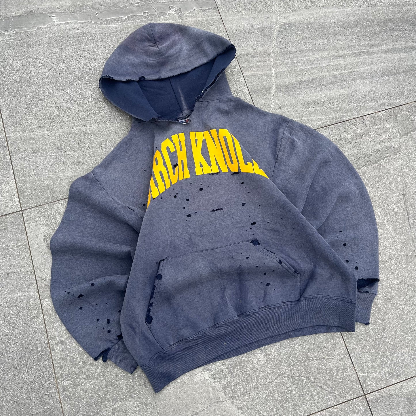 frothing at the mouth look at this one , 90s jawn - M