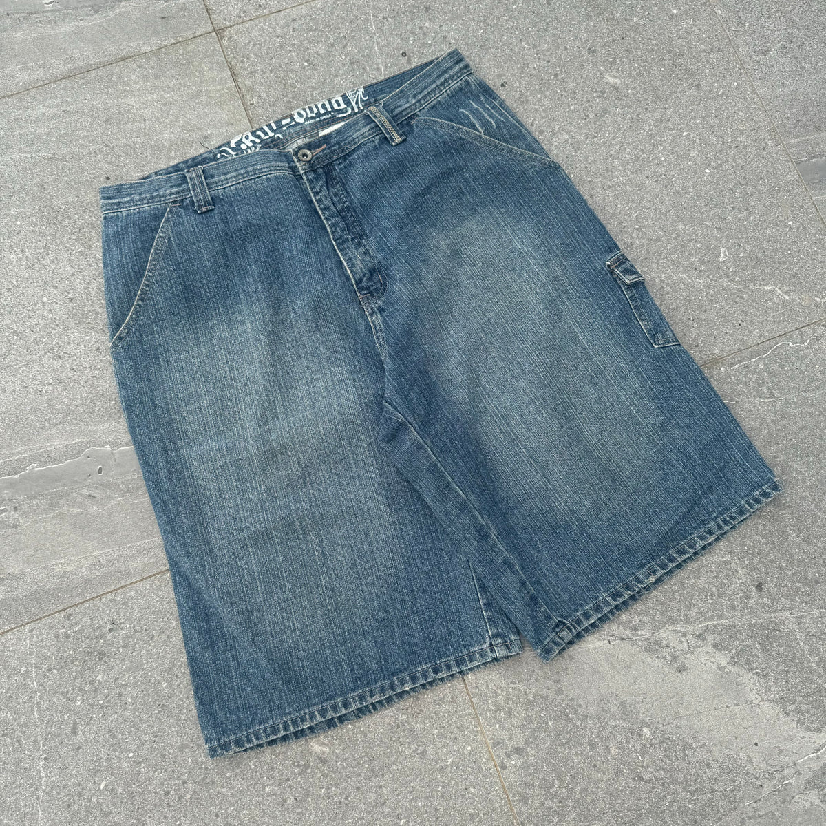 greatest pair of billabong jorts ever - 36x14”