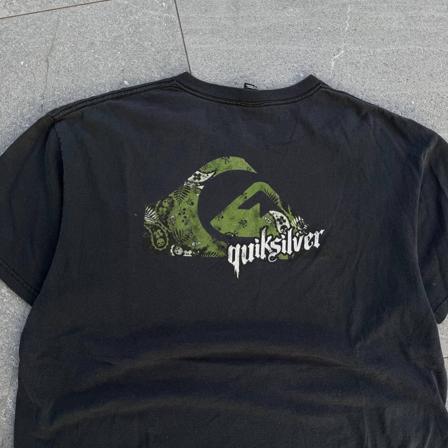 fade on this quiksilver goes crazy - L