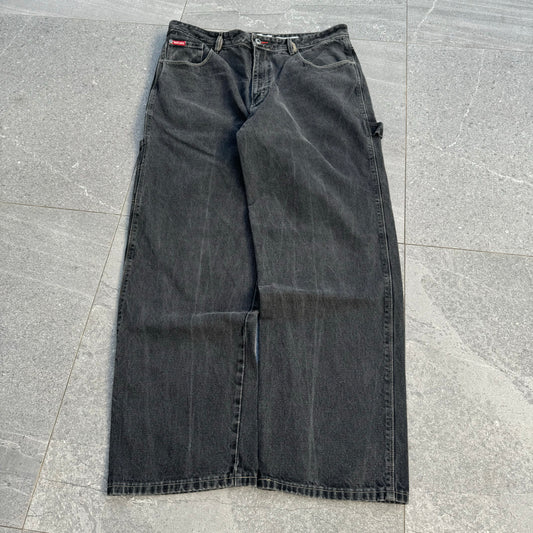 clean ecko carpenters - 38x33”