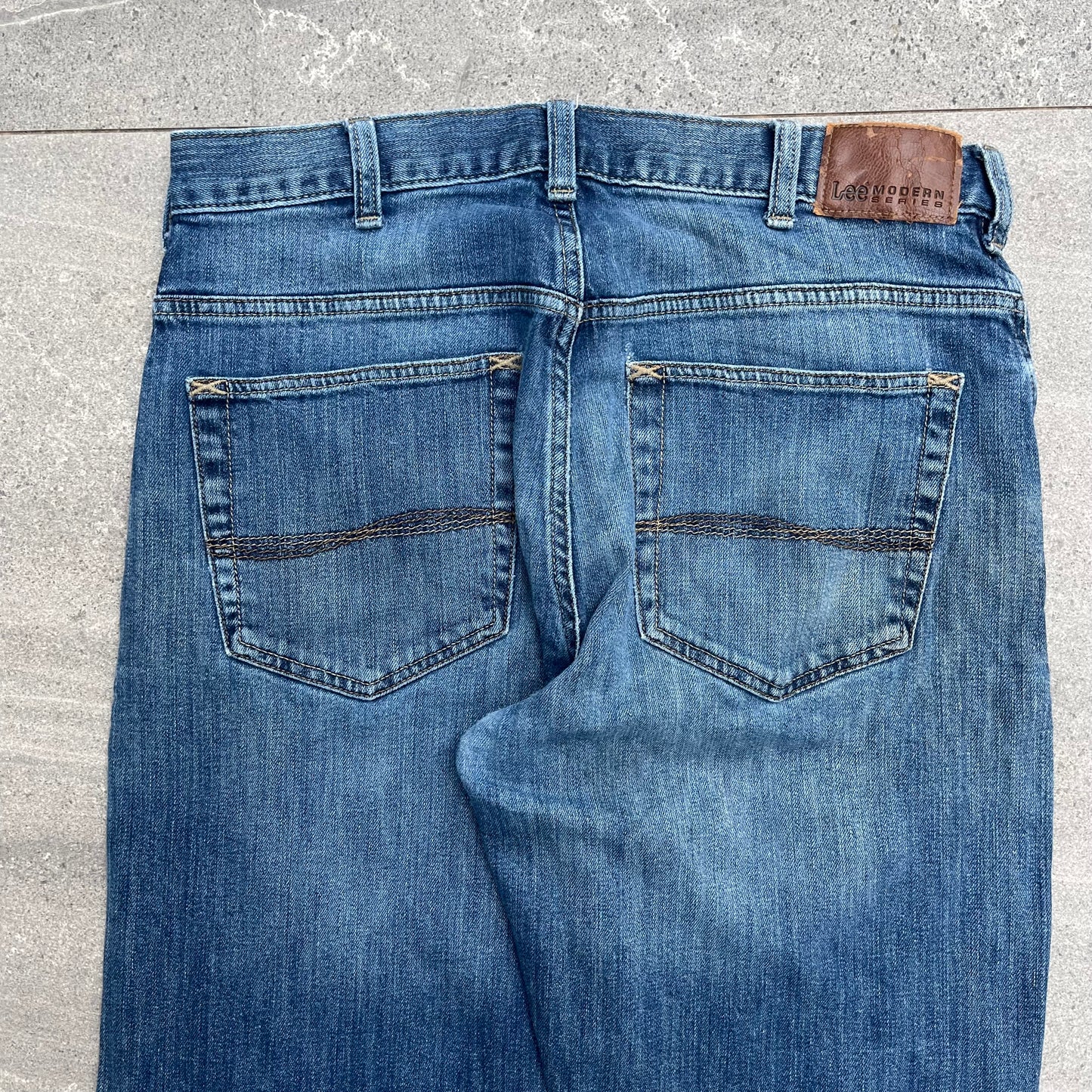 just a great everyday tidy pair of lee bootcuts - 32x32”