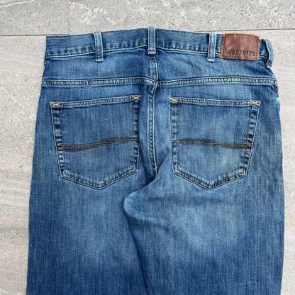 just a great everyday tidy pair of lee bootcuts - 32x32”
