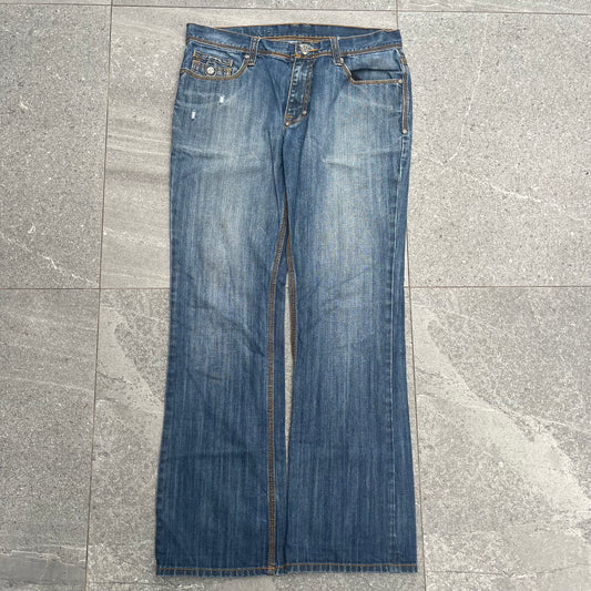 absolutely insane details on these…. blac label bootcuts - 36x32”