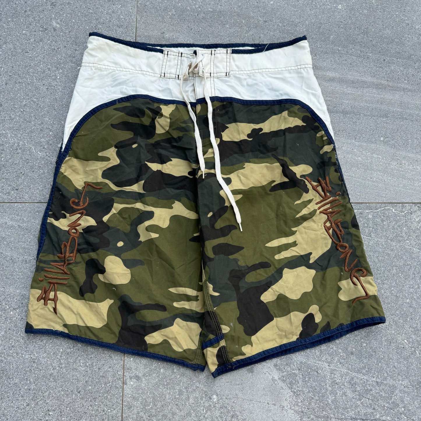 billabong boardies - 36x13”