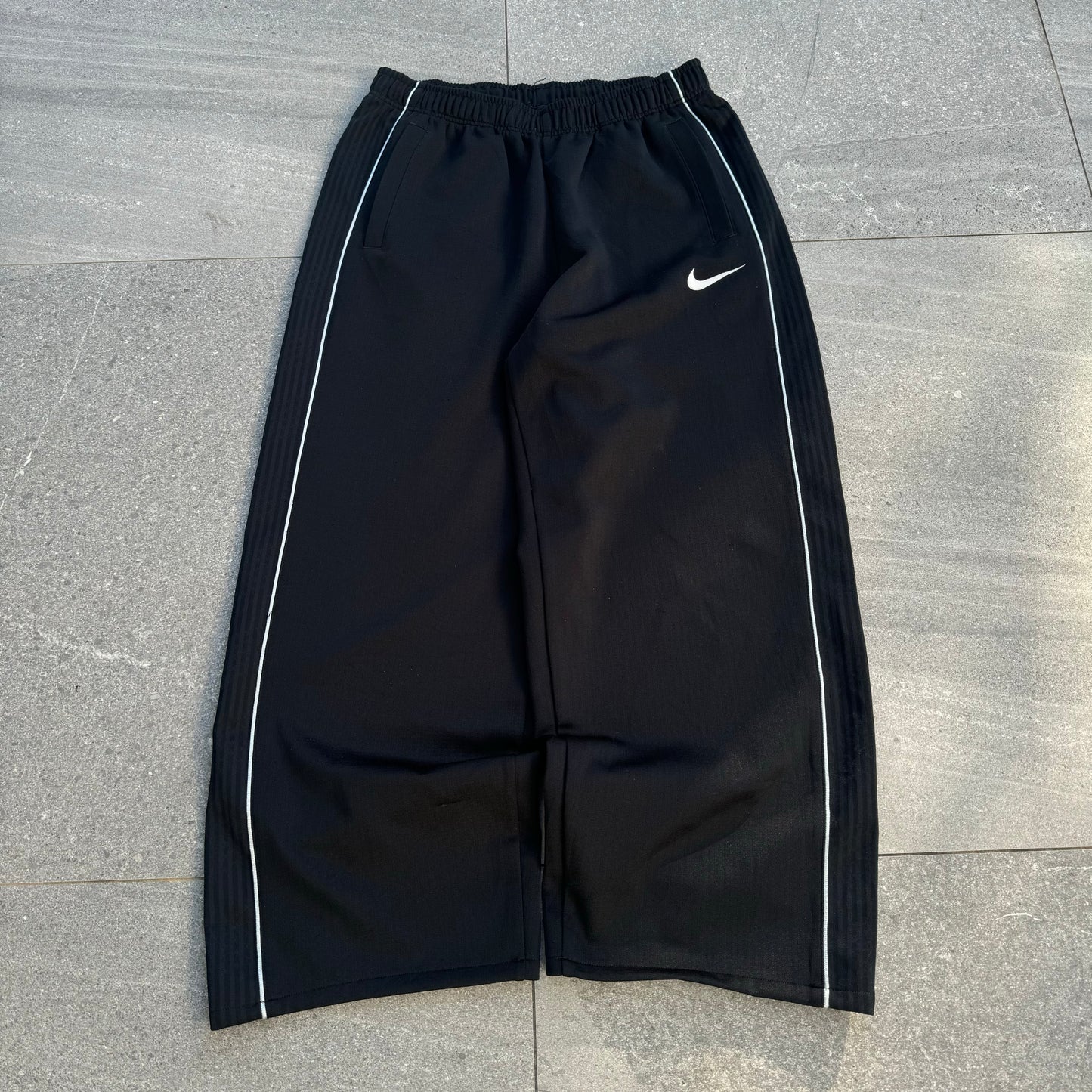 nike trackies SOOO GOOD - 30-34”