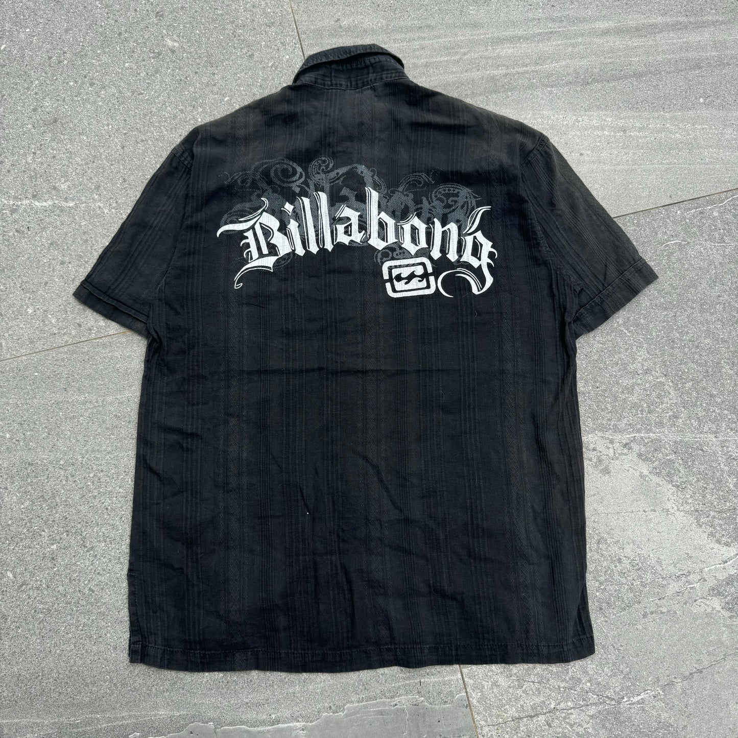 billabong shirt - M