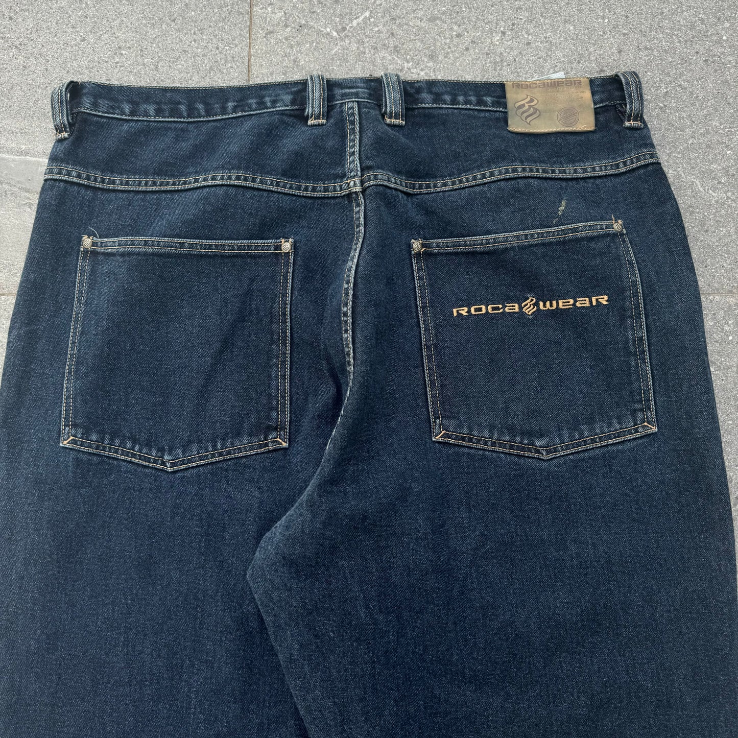 rocawear jeans - 40x33”