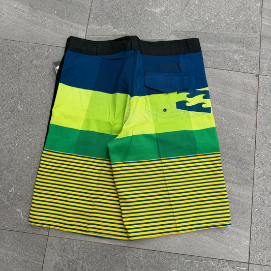 baggggy below knee billabong boardies - 36 & 38”