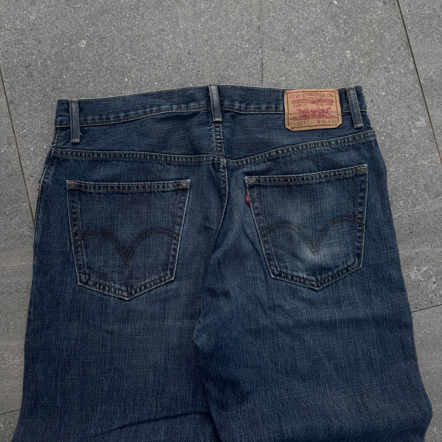 ong prolly the best pair ive dropped. 557 relaxed bootcuts with the BEST FADE. 36x32”